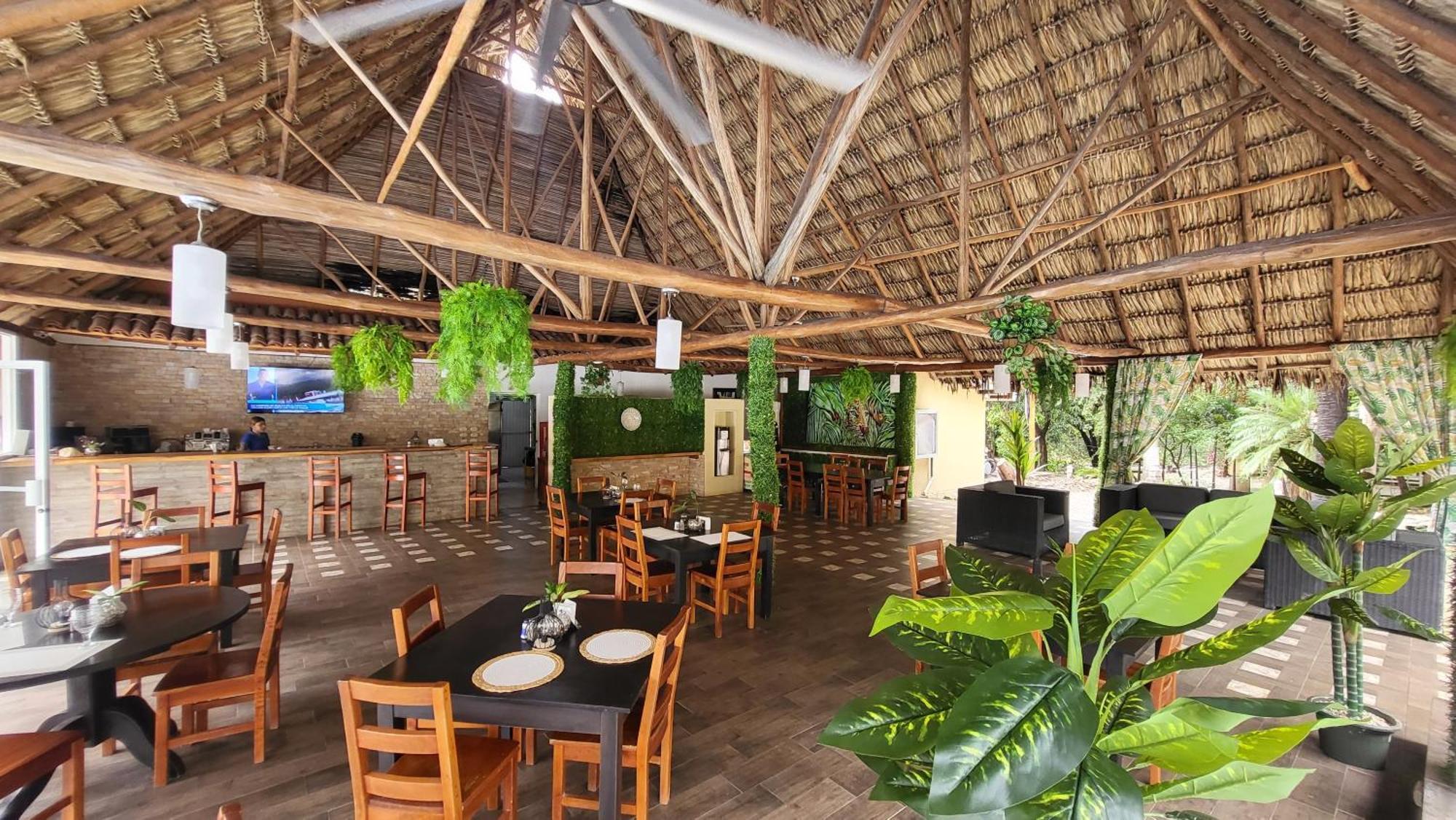 Seis Playas Hotel Tamarindo Bagian luar foto