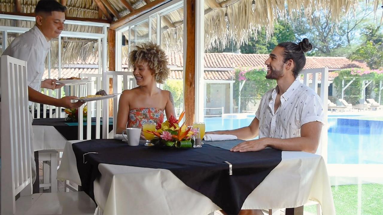 Seis Playas Hotel Tamarindo Bagian luar foto